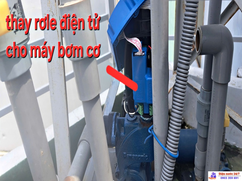 Sửa máy bơm nước hư rơle tại nhà giá rẻ 24H