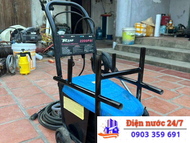 Cần mua máy bơm rửa xe xịt thuốc thương hiệu nào uy tín?