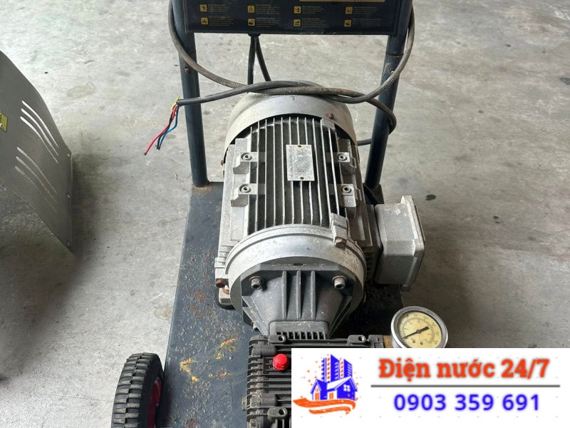 Chúng Tôi Chuyên Nhận Sửa Máy Bơm Nước Rửa Xe( máy bơm phun thuốc) Tận Nơi – GIÁ RẺ, UY TÍN