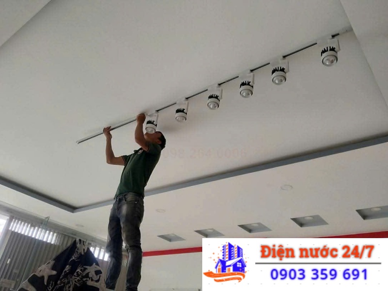 Sửa bóng đèn gia đình tại quận 12, giá bao nhiêu?
