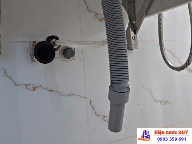 Cách khắc phục ống nước rò rỉ tại nhà nhanh, gọn và tiết kiệm