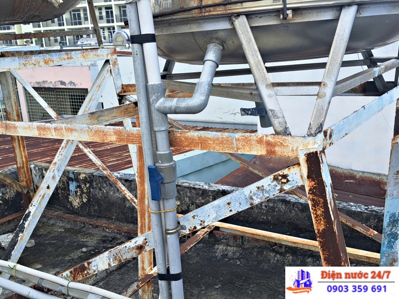  Sửa ống nước rò rỉ âm tường tại Hóc Môn