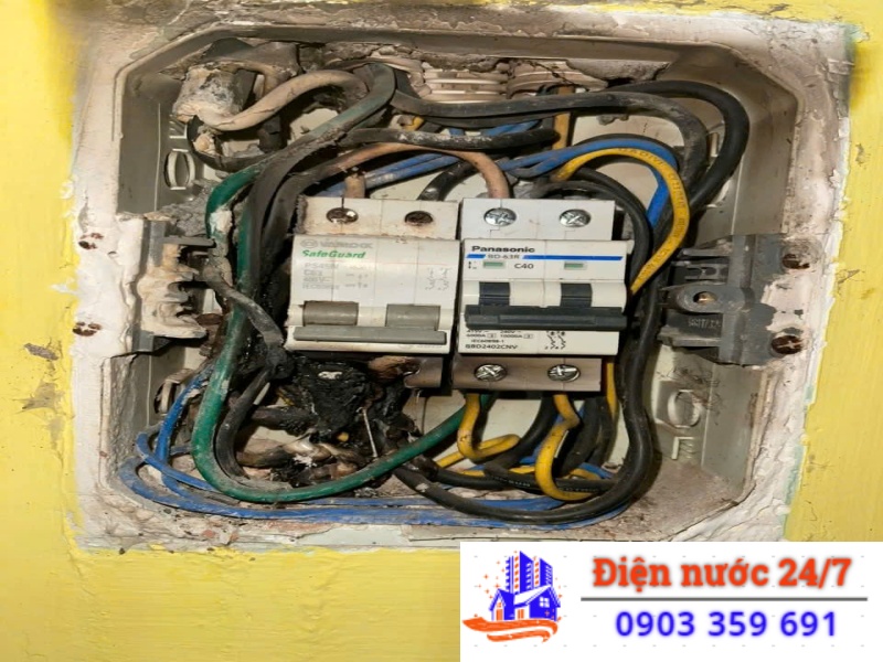Gọi thợ sửa cb điện bị chập tại Mr Nhựt đến nhanh
