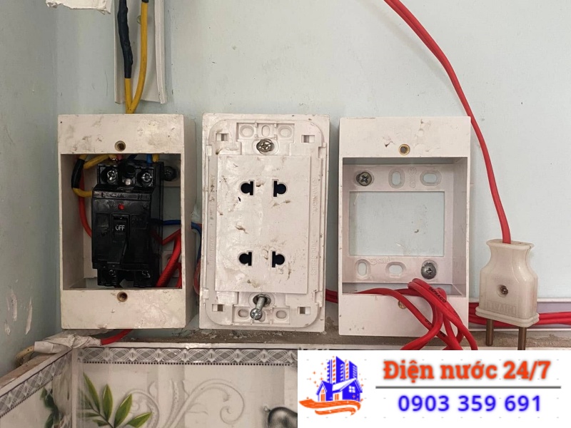 Dấu Hiệu Nhận Biết Ổ Cắm Điện Đang Gặp Vấn Đề