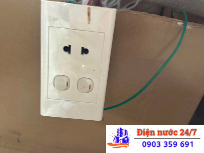 Dịch Vụ Thay Thế, Lắp Đặt, Sửa Chữa Ổ Cắm Điện Tại Nhà Ở Hóc Môn – THỢ GIỎI, TẬN TÂM