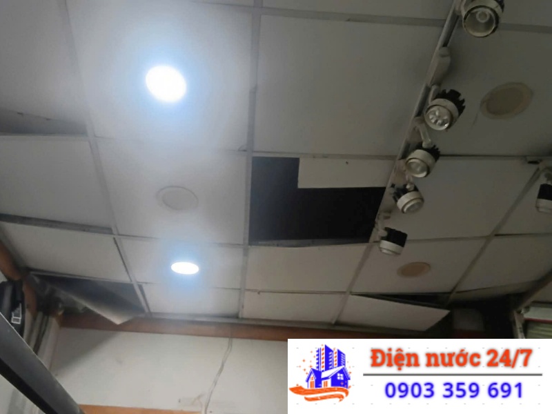 cần lắp đặt & thay thế bóng đèn mới