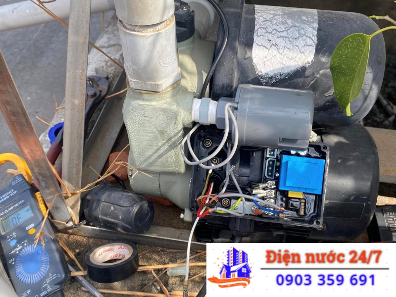 Thợ sửa máy bơm nước tăng áp hư rơ le, giá bao nhiêu tiền?