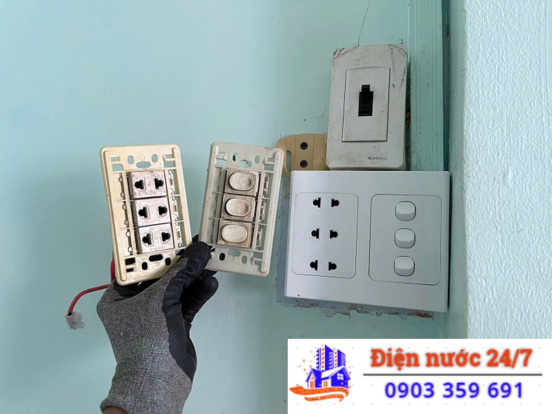 thợ thay ổ cắm điện mới chất lượng,