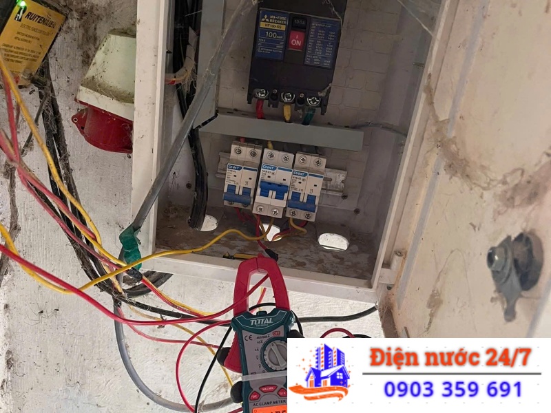sửa cb điện bị chập tại Mr Nhựt uy tín