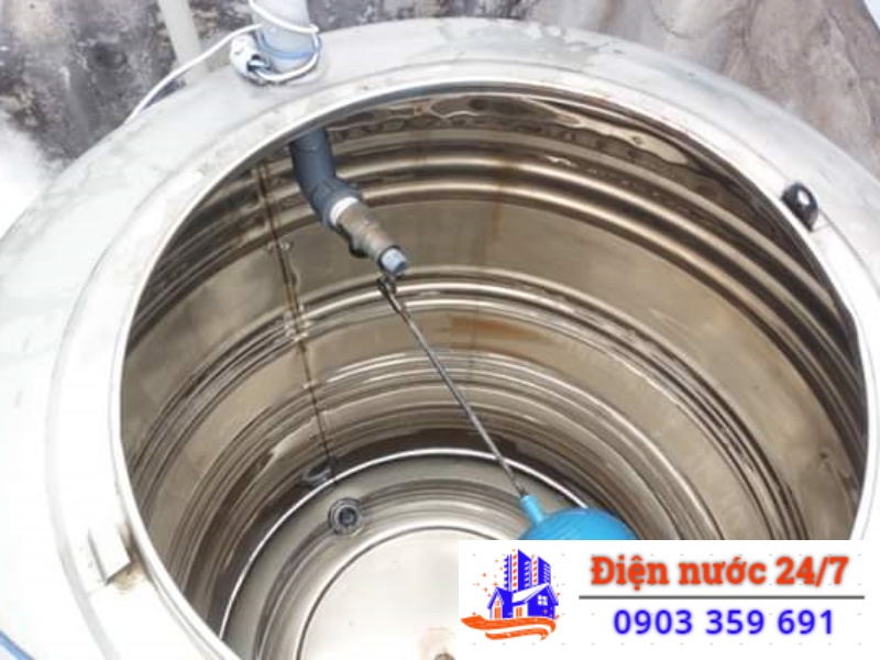 sửa phao nước kỹ càng