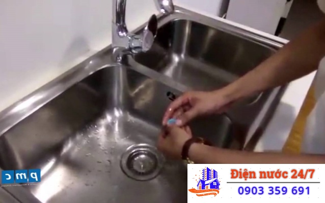 Sửa vòi nước đứt dây cấp nước, giá bao nhiêu?