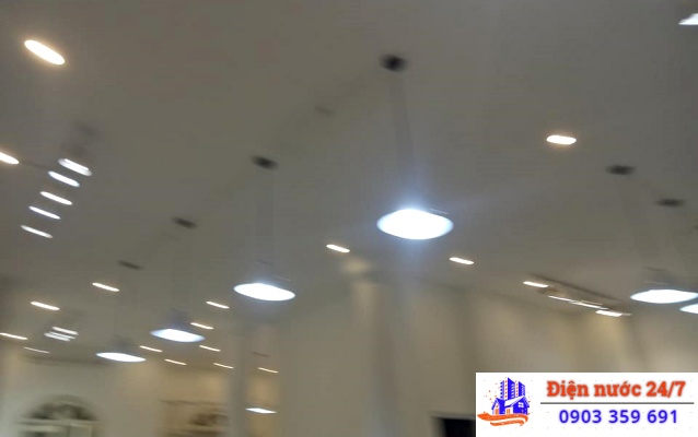 Thợ sửa chập điện toàn khu vực quận 10 24/24h