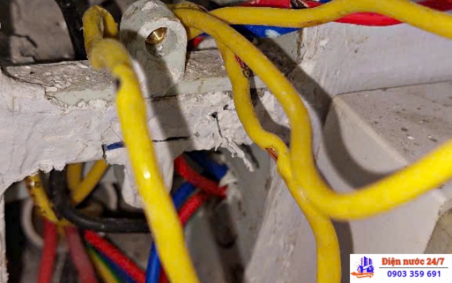 Ưu/ nhược điểm điện âm tường và điện nỗi