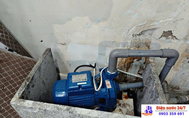 Thợ sửa máy bơm nước đáng tin cậy