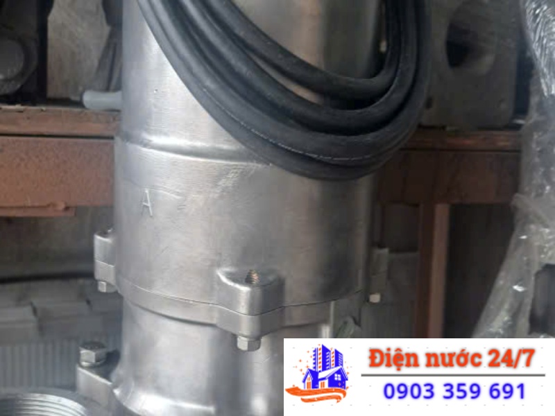 Sửa máy bơm nước chìm kẹt, gãy cánh quạt, hoạt động gây ồn.