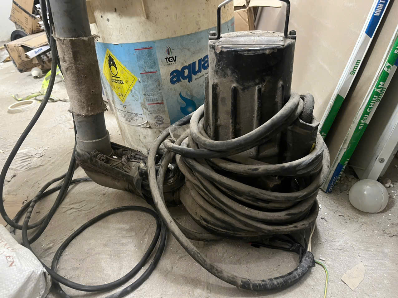 Sửa máy bơm nước chìm tại quận 6 bị cháy động cơ,